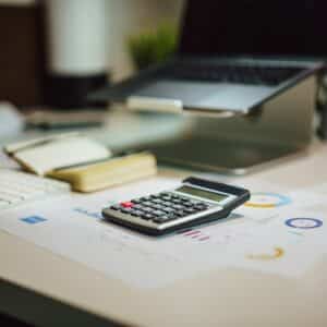 Photo Laptop and money