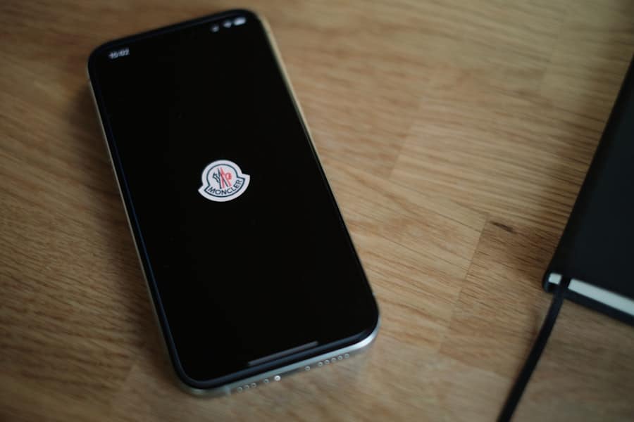 Smartphone with money icon